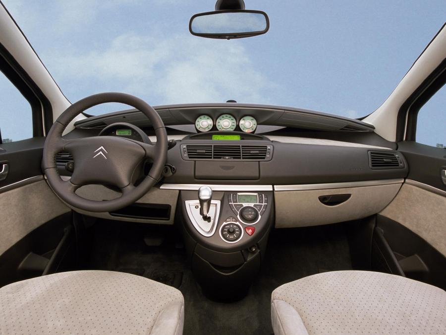  Citroen C8 2002 года  (фото 10 из 28)